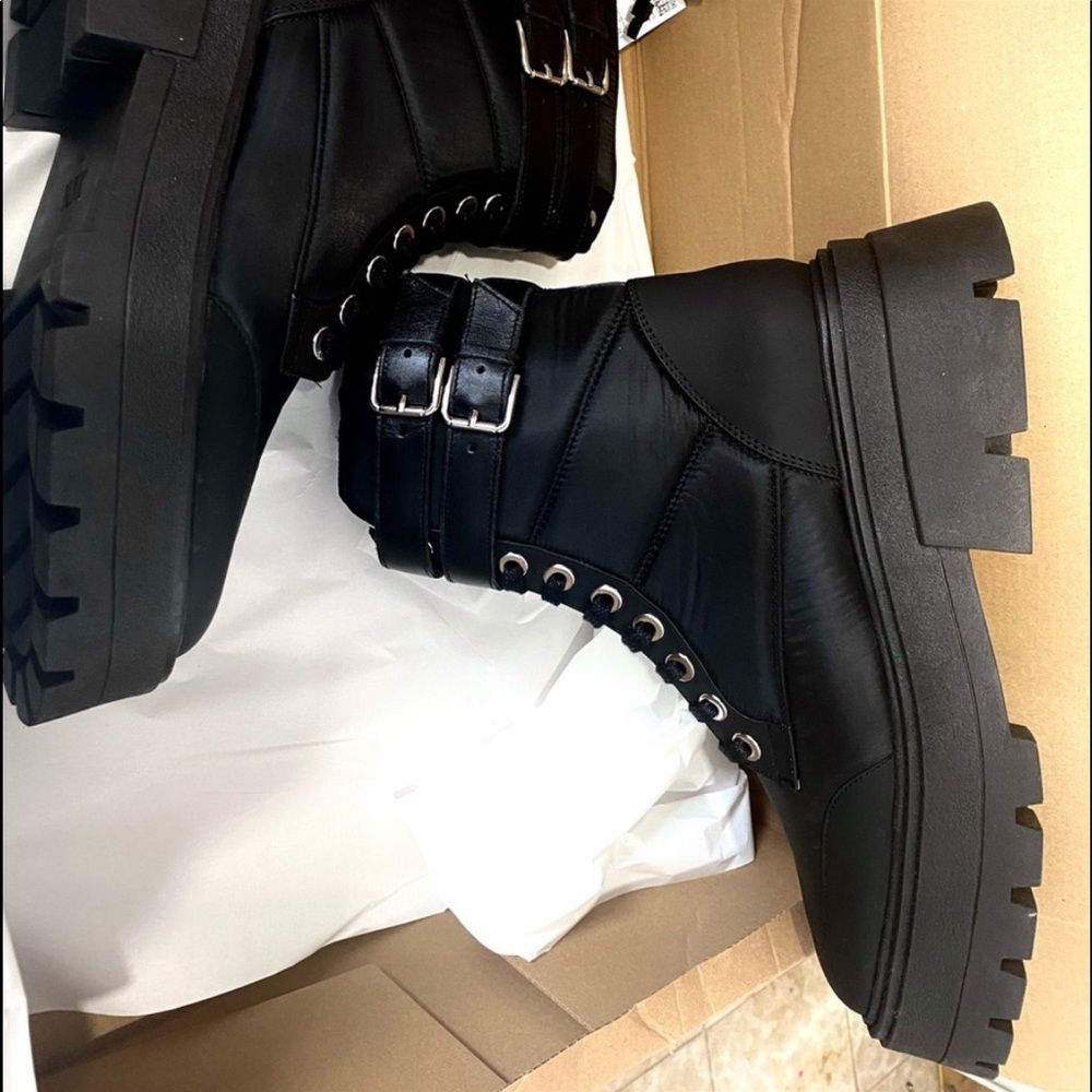 Zara black thick sole lace ups , quilted , doble buckled ,combat boots - Picture 3 of 12